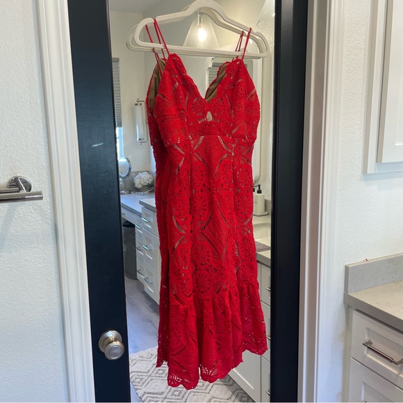 Festive crochet midi dress - Picture 3 of 6